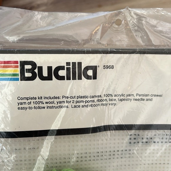 Vintage Bucilla Pre-Cut Plastic Canvas Kit Mr & Mrs Bunny 5968 NOS NIP 80s 90s - Picture 3 of 8